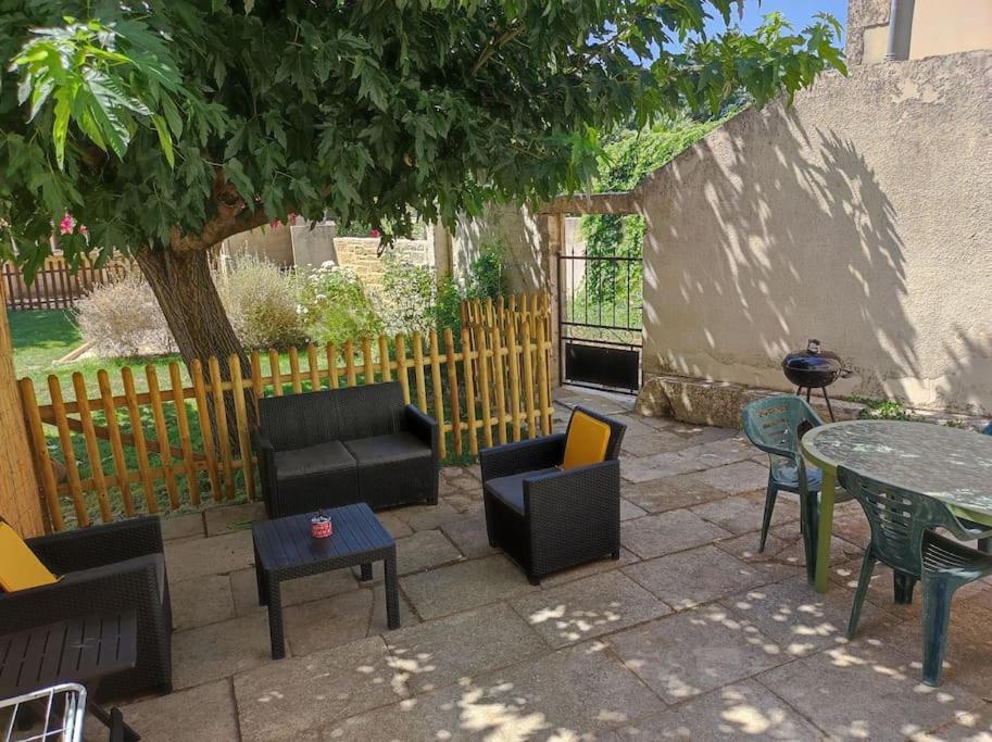 Mas Provencal Au Coeur Des Vergers Vallabrègues Exterior foto